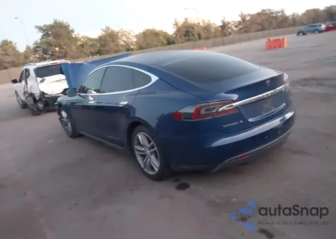 2016 Tesla Model S 60/70/75/85 z USA, uszkodzony, nr VIN 5YJSA1E12GF119760